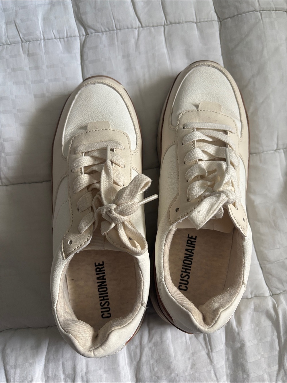 Cushionaire Women's Cream Lace-Up Sneakers, 9W